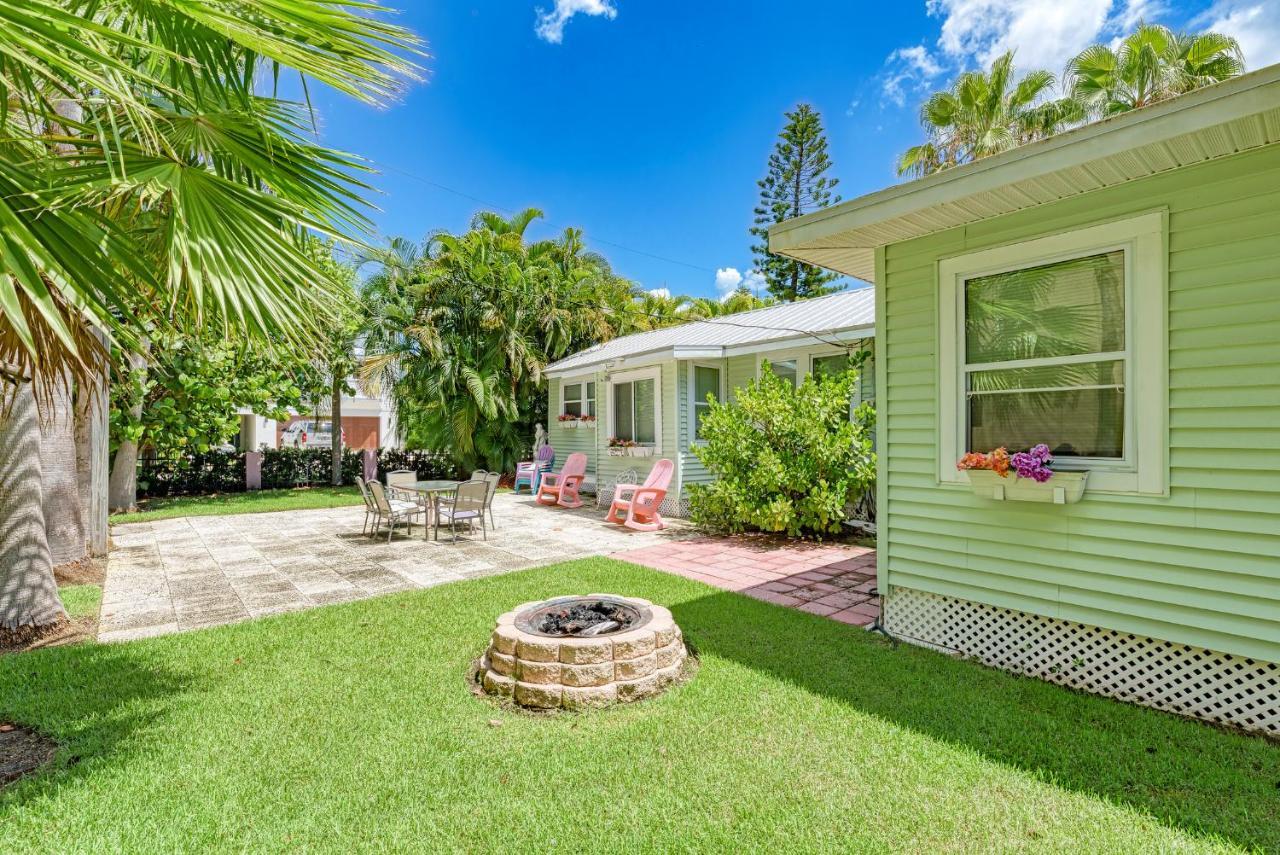 Haven-one Minute Walk To The Beach-private Yards-keyless Locks Сasa de vacaciones Bradenton Beach