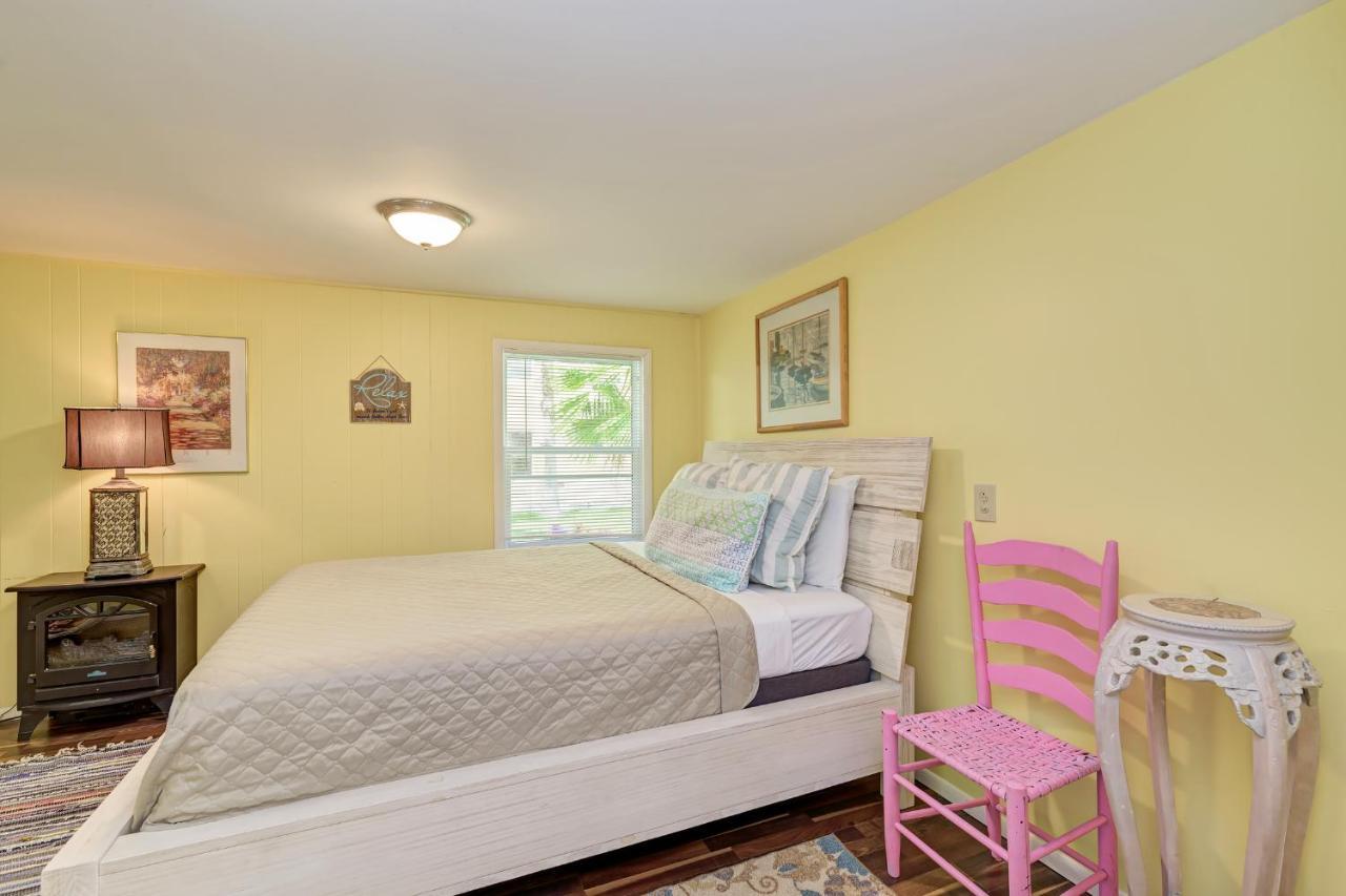 Haven-one Minute Walk To The Beach-private Yards-keyless Locks