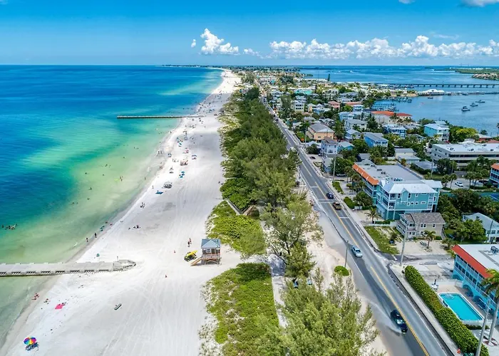 Cottage Haven-One Minute Walk To The Beach-Private Yards-Keyless Locks