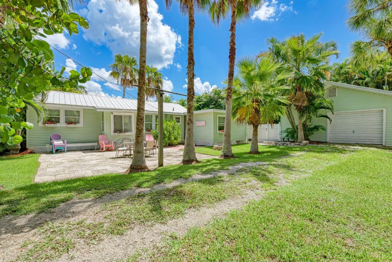 Haven-one Minute Walk To The Beach-private Yards-keyless Locks Holiday home