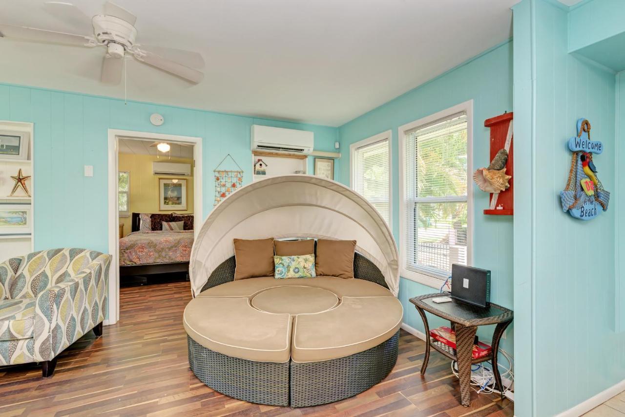 Haven-one Minute Walk To The Beach-private Yards-keyless Locks Holiday home Bradenton Beach