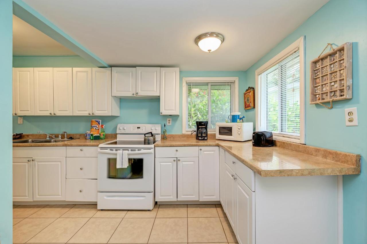 Haven-one Minute Walk To The Beach-private Yards-keyless Locks Holiday home Bradenton Beach