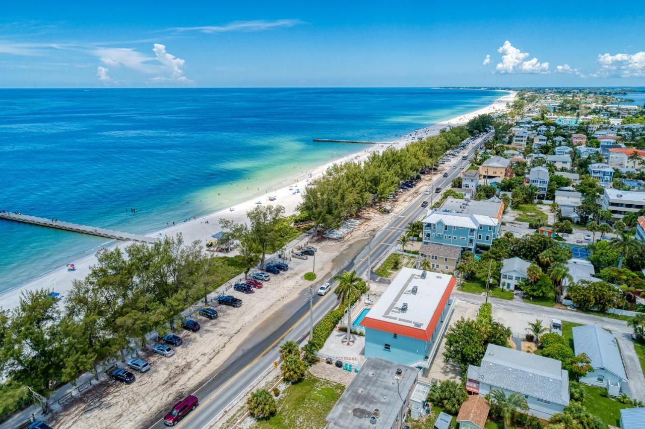 Haven-one Minute Walk To The Beach-private Yards-keyless Locks