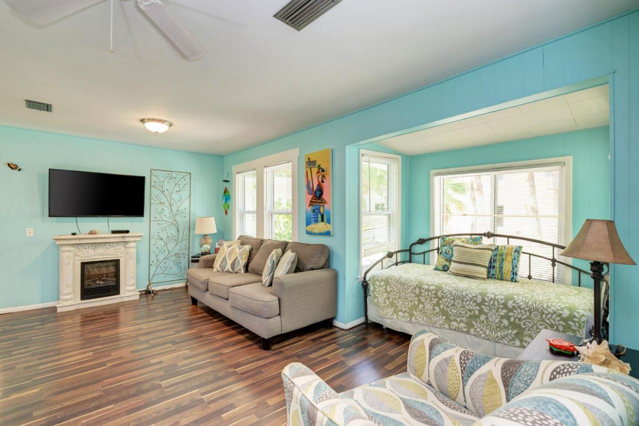 Haven-one Minute Walk To The Beach-private Yards-keyless Locks