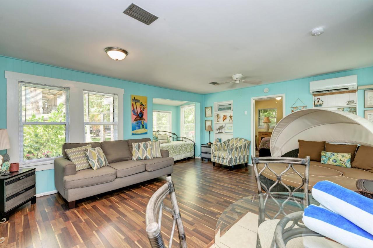 Haven-one Minute Walk To The Beach-private Yards-keyless Locks *