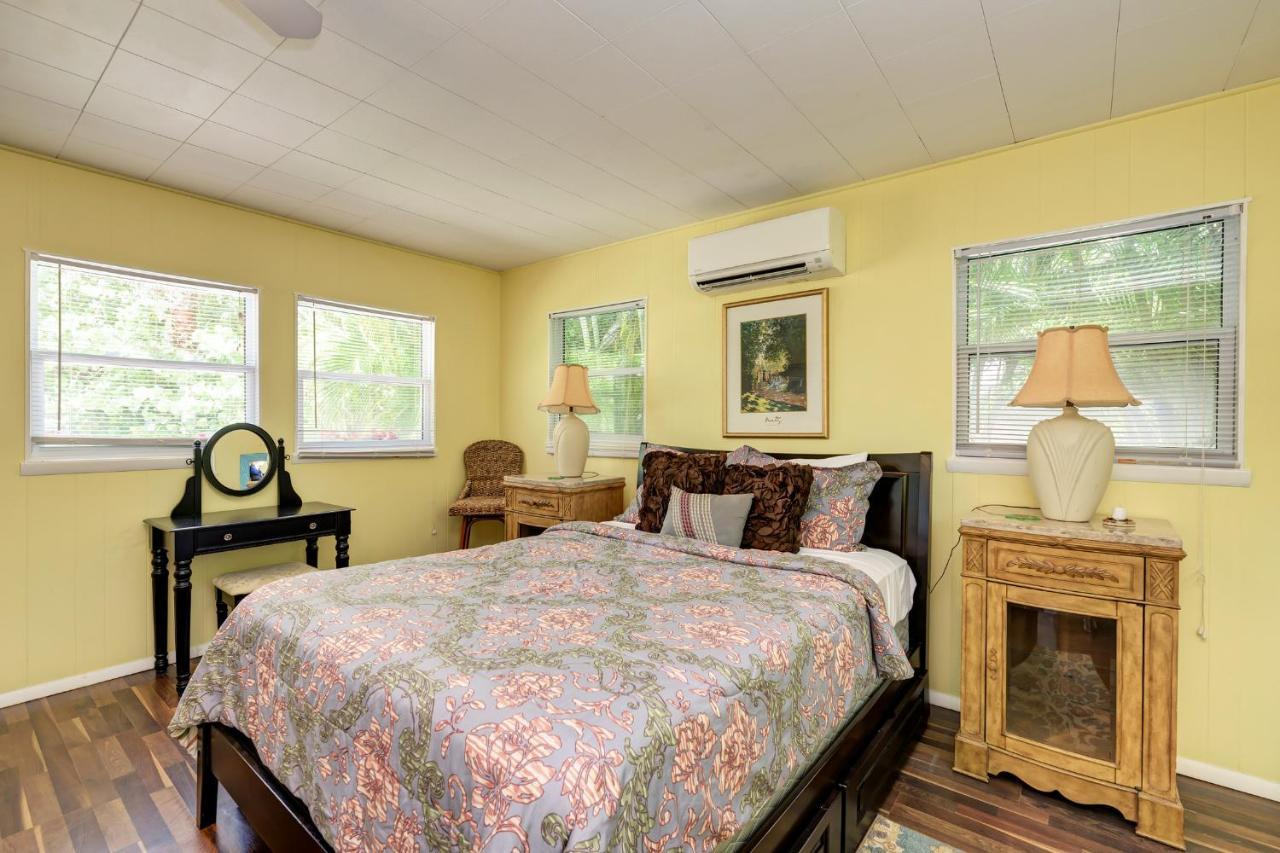Haven-one Minute Walk To The Beach-private Yards-keyless Locks Holiday home *